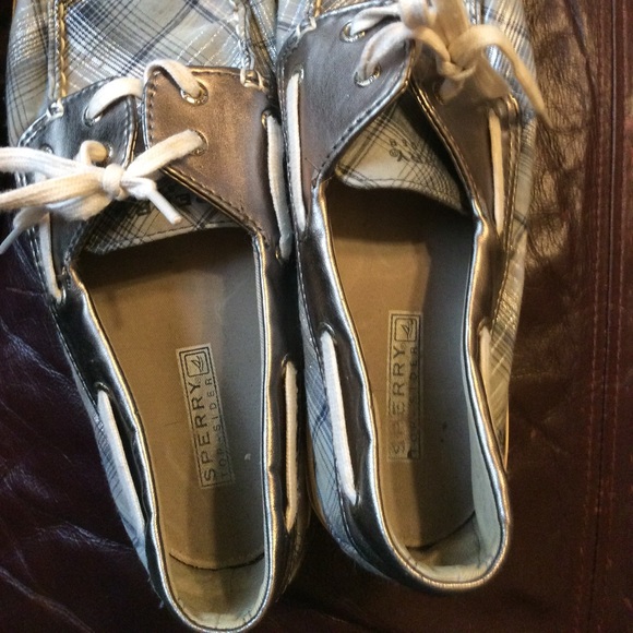 Sperry Topsiders - Picture 2 of 9